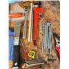 Image 2 : Assorted Tools