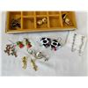 Image 3 : Costume Jewellery Earrings with Jewellery Box