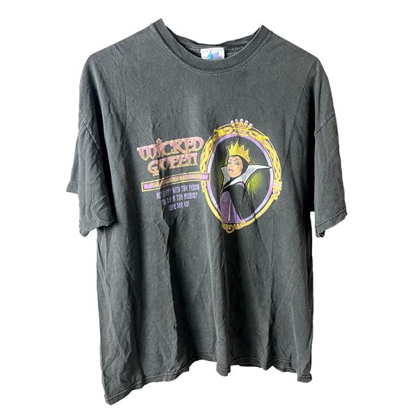 Vintage Disneyland Disney wicked queen T-shirt XL 22" x 24"