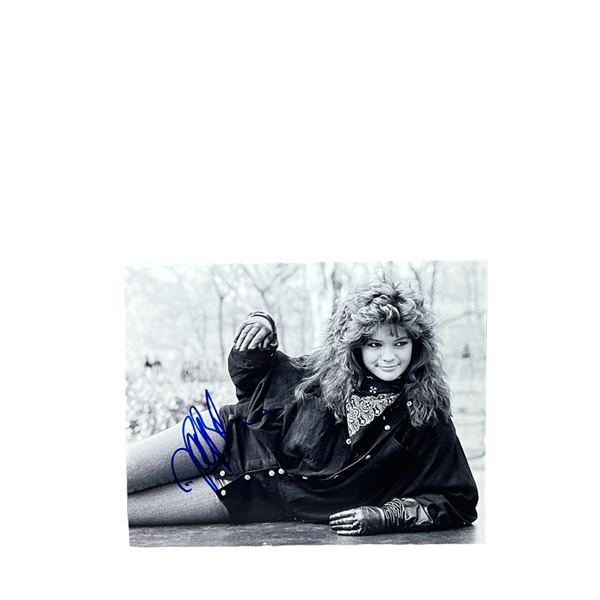 Valerie Bertinelli signed 8 x 10 photo with COA