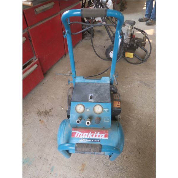 Makita Pneumatics  Air Compressor, Model MAC5200 3 hp 5.2 gallon