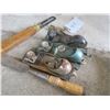 Image 2 : Lot of Vintage planers – assorted sizes + chisel/etc.