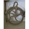 Image 2 : 3 cast pulley's’s (9” diameter)
