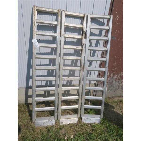 69”x 45” foldable metal ramp