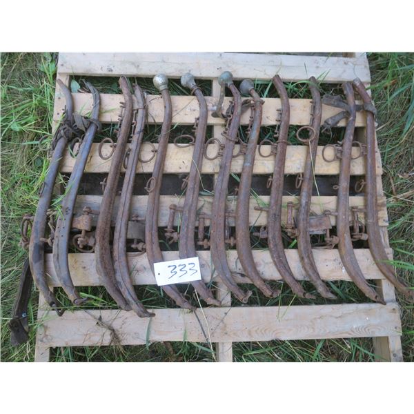 Lot of 12 horse hanes - regular size