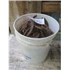 Image 3 : 5 gallon Bucket of horse shoes