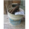 Image 3 : 2 gallon Bucket of horse shoes