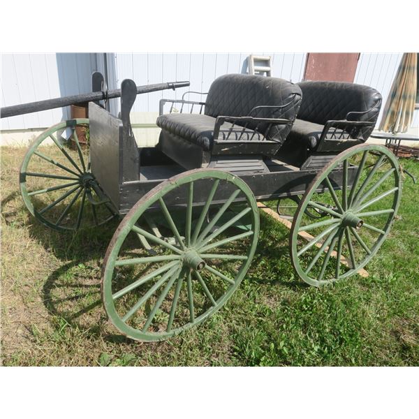 Beautiful double horse buggy 8ft x 5ft x 4.5ft with 10ft tongue