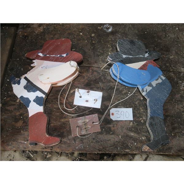 2 wooden lawn decorations 'Cowboy & Cowgirl' - 22" high