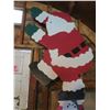 Image 5 : Santa & Elves wooden lawn ornament - 114"H