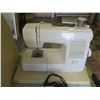 Image 2 : Kenmore 20 Sewing Machine with Foot Pedal and Case