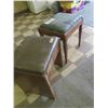 Image 2 : 2 Piano Stools