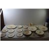 Image 1 : Wade Heath England A (8) Plates, (8) Plates, (8) Saucers, Oval Platter, Gravy Boat, 8 Soup Bowls, Fr