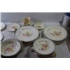 Image 3 : Wade Heath England A (8) Plates, (8) Plates, (8) Saucers, Oval Platter, Gravy Boat, 8 Soup Bowls, Fr