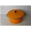 Image 2 : (2) Vintage Pots and Enamel Tea Pot