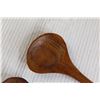 Image 3 : Wooden Salad Bowls with Tongs