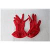 Image 2 : Throw Pillow Case, Red Gloves and Crochet Pot Holders