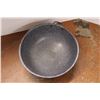 Image 2 : *Enamel Dough Bowl with Lid