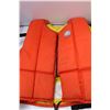 Image 2 : (4) Life Vests