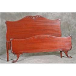 Mahognay Bed w/ Carved Paw Foot