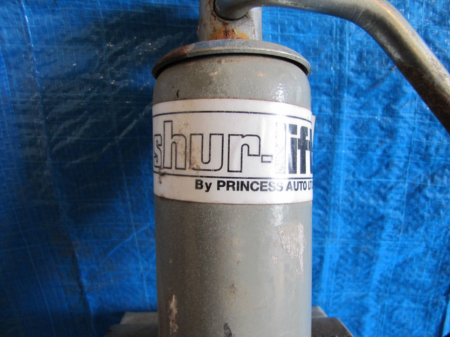 Bolt on sure lift Jack