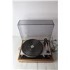 Image 2 : Thorens TD 160 Record Player