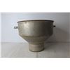 Image 2 : Aluminum Milk Strainer
