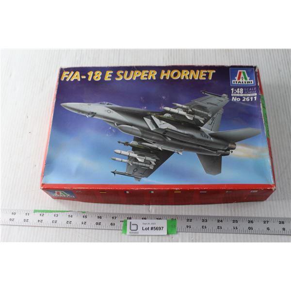 F/A-18 E Super Hornet Model Kit 1:48 Scale (New)