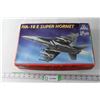 Image 1 : F/A-18 E Super Hornet Model Kit 1:48 Scale (New)