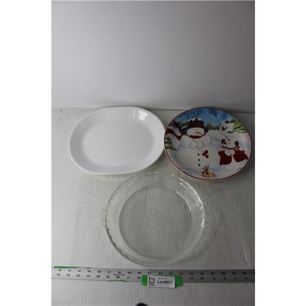 (2) Serving Plates and Pyrex Pie Plate