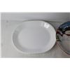 Image 3 : (2) Serving Plates and Pyrex Pie Plate