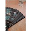 Image 5 : Giant Folding Fan (50 x 30")