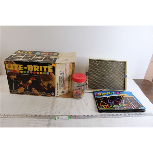 Original Lite-Brite with Pegs, Manual and Box - Works