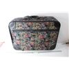 Image 1 : Large Oscar de la Renta Suitcase