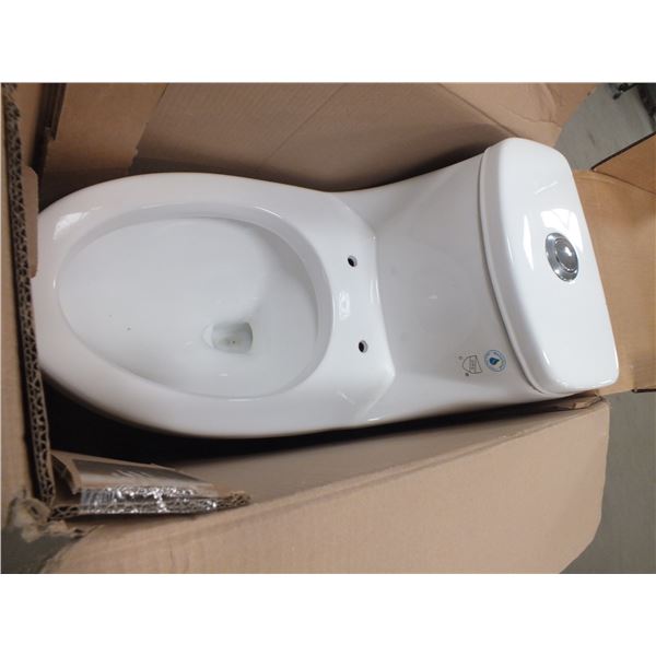 Toilet w/ Bidet Toilet Seat