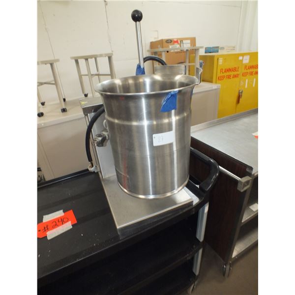 Small Cleveland Tilt Kettle