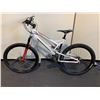 Image 2 : MONGOOSE TEOCALI COMP WHITE 24 SPEED FULL SUSPENSION MOUNTAIN BIKE WITH FULL DISC BRAKES