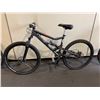 Image 2 : DEVINCI HECTIK BLACK 18 SPEED FULL SUSPENSION MOUNTAIN BIKE WITH  FULL DISC BRAKES (*MISSING LEFT