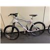 Image 2 : GIANT RINCON DISC WHITE 21 SPEED FRONT SUSPENSION MOUNTAIN BIKE WITH FULL DISC BRAKES