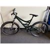 Image 2 : SPECIALIZED ENDURO ELITE BLACK 8 SPEED FULL SUSPENSION MOUNTAIN BIKE WITH FULL DISC BRAKES