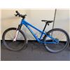 Image 2 : TREK WAHOO BLUE 16 SPEED FRONT SUSPENSION MEDIUM SIZED MOUNTAIN BIKE WITH FULL DISC BRAKES