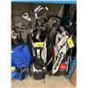 Image 1 : BLACK / WHITE TAYLORMADE PROFESSIONAL GOLF BAG WITH 14 ASSORTED CLUBS