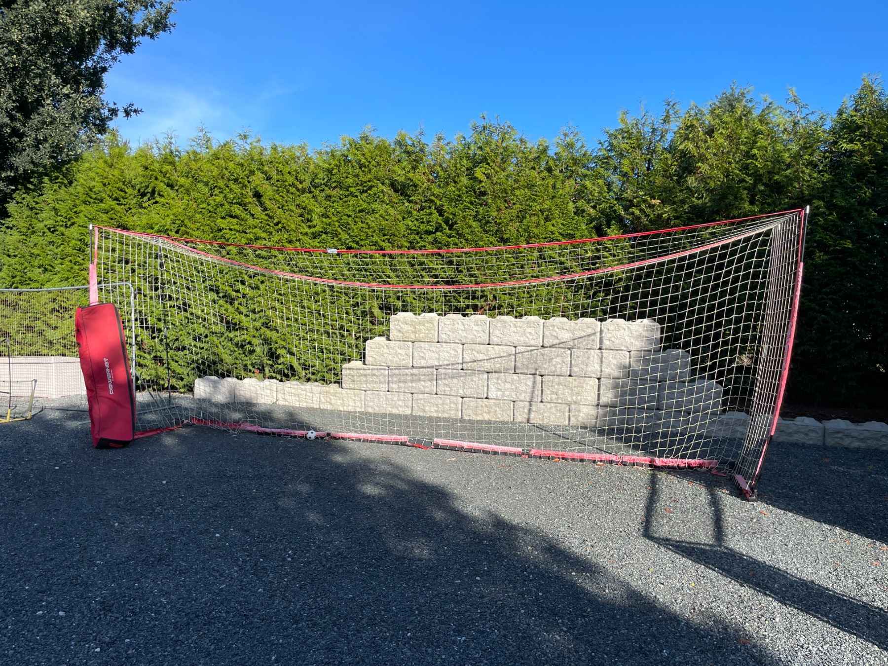 Casse Net RED POWERNET COMMERCIAL SOCCER NET WITH SOFT TRANSPORT CASE - Able Auctions