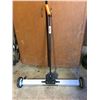 Image 1 : NEIKO 36" HEAVY DUTY MAGNETIC PICKUP SWEEPER