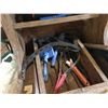 Image 3 : WOOD BOX OF ASSORTED LIVESTOCK HOOF TRIMMING TOOLS