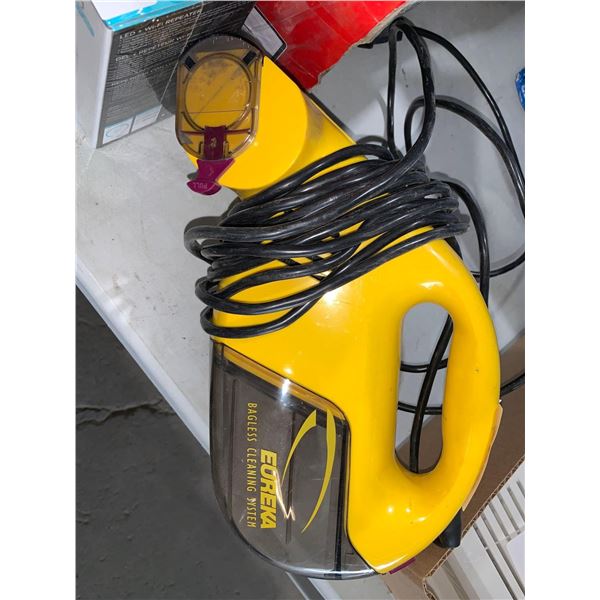 Eureka Bagless Cleaning System