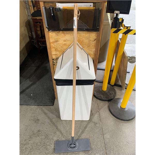 Kind Sweeper with Replaceable Cleaning Heads Not Included