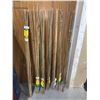 Image 1 : 7- 12 Packs Miracle grow 4 Foot Bamboo Stakes