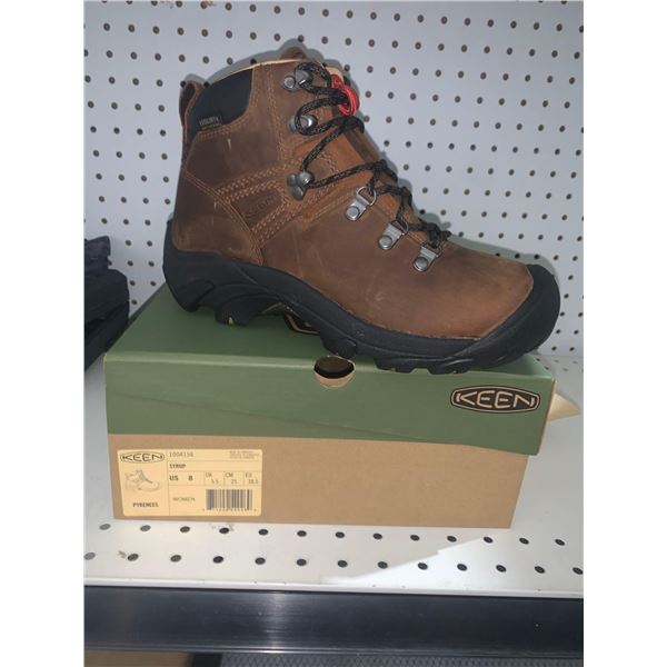 Keen Women's Hiking Boots Size 8