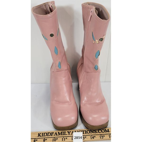 PAIR OF PINK LEATHER (?) WESTERN THEME COWGIRL HEELS